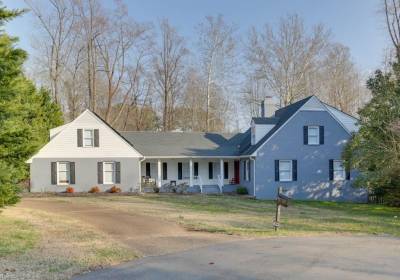 42 Whittakers Mill Road, James City County, VA 23185