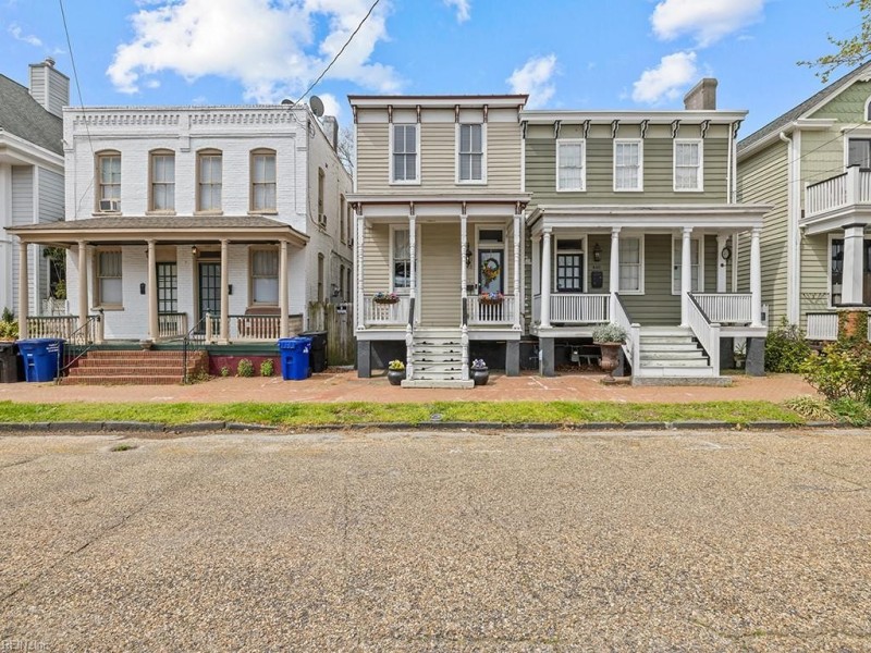 Photo 1 of 28 residential for sale in Portsmouth virginia