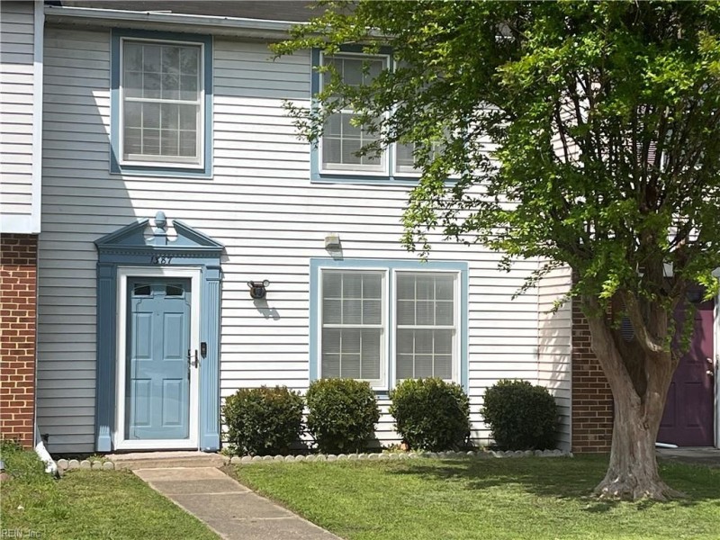 Photo 1 of 17 residential for sale in Hampton virginia
