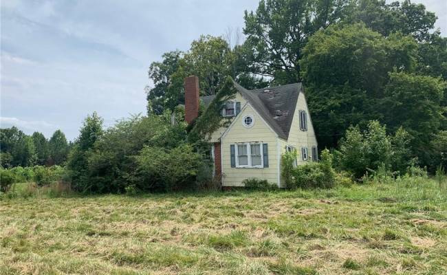 1978 York River Road, King & Queen County, VA 23156