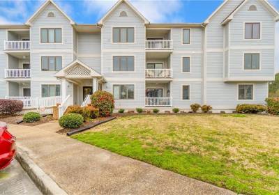 6 Harbor Watch Drive, Chesapeake, VA 23320