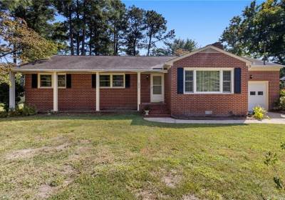 204 Riverside Drive, York County, VA 23692