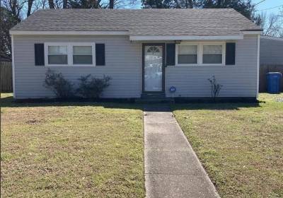 2423 Livesay Road, Chesapeake, VA 23323