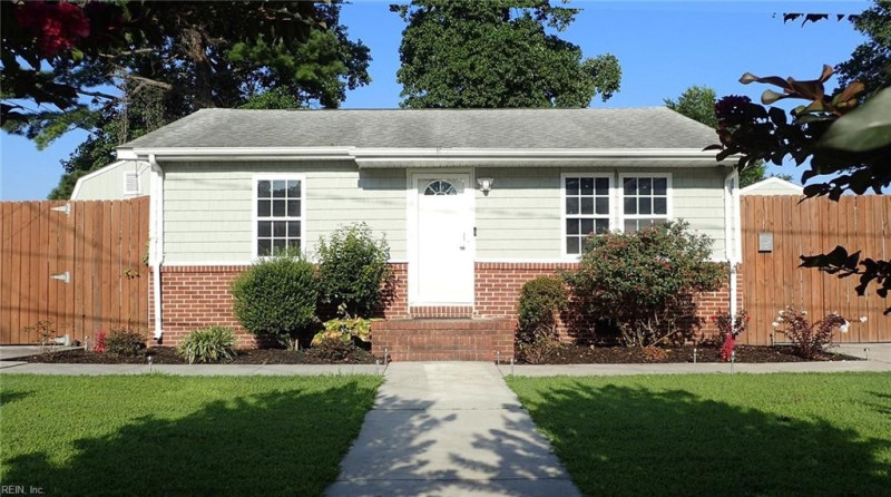 Photo 1 of 32 residential for sale in Norfolk virginia