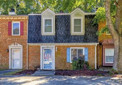 9 Colonial Way, Chesapeake, VA 23325