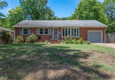 24 Mammoth Oak Road, Newport News, VA 23606