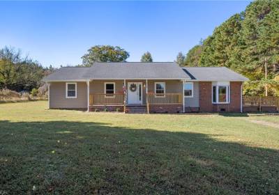 2105 Hog Island Road, Surry County, VA 23883