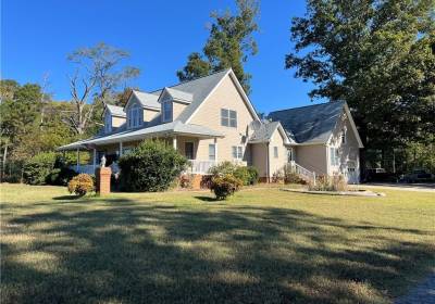 32497 Green Oaks Drive, Isle of Wight County, VA 23851