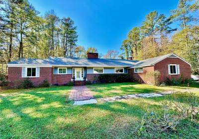 201 ROBINHOOD Road, Franklin, VA 23851