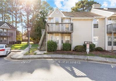 20 Lakeside Crescent, Hampton, VA 23669