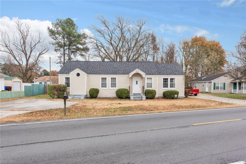 Photo 1 of 38 residential for sale in Chesapeake virginia