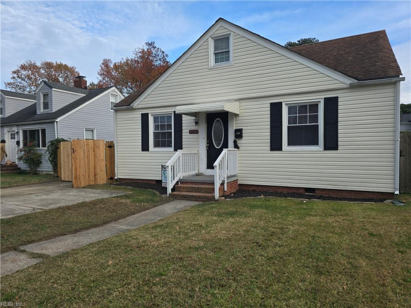 Photo 1 of 34 residential for sale in Norfolk virginia