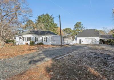 6827 Williams Landing Road, Gloucester County, VA 23072