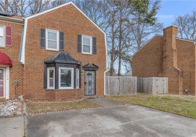 14 Colonial Way, Chesapeake, VA 23325