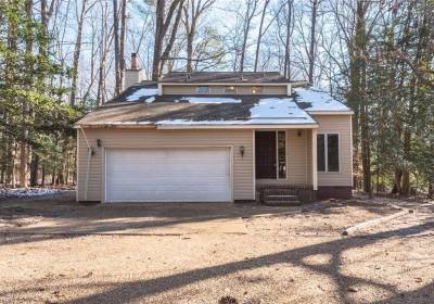 100 Saxon Road, York County, VA 23185