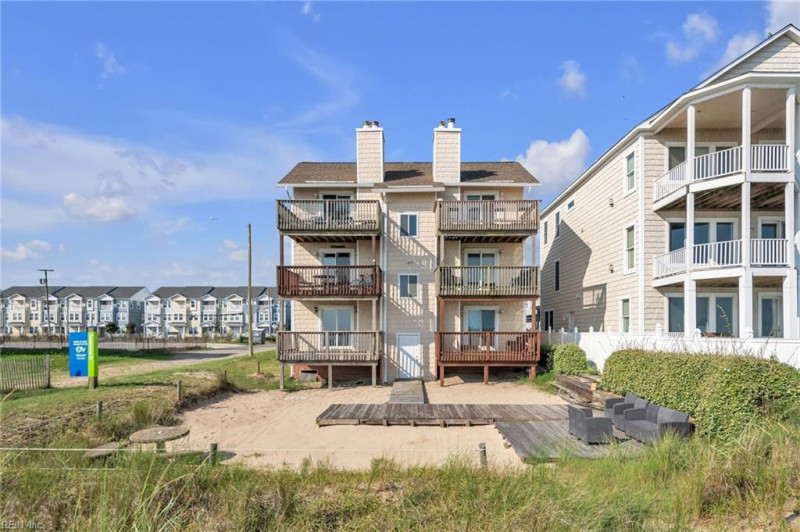 Photo 1 of 46 residential for sale in Norfolk virginia