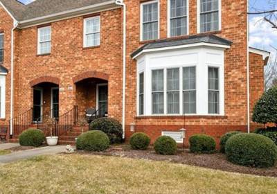 382 Emily Dickinson , Newport News, VA 23606