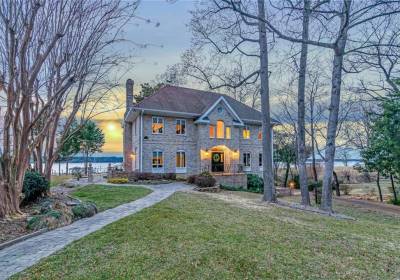 3 Island View Drive, Newport News, VA 23602