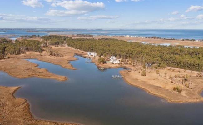 408 York Point Road, York County, VA 23696
