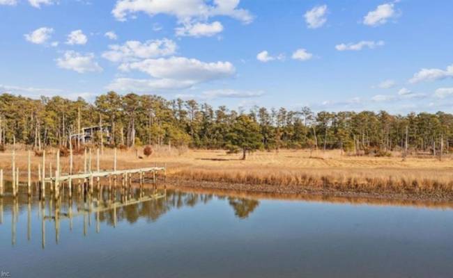 408 York Point Road, York County, VA 23696