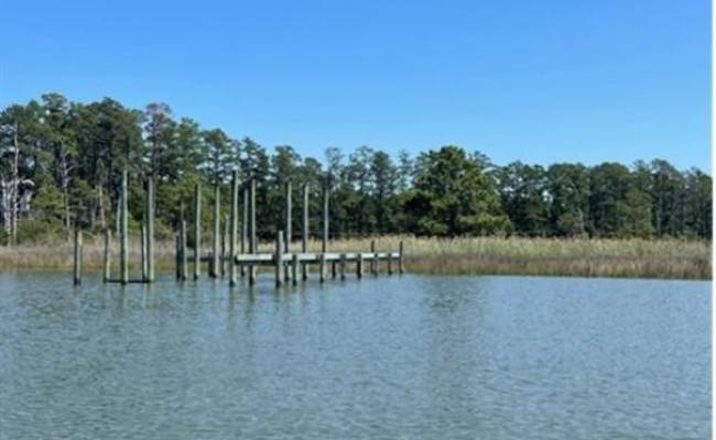 408 York Point Road, York County, VA 23696