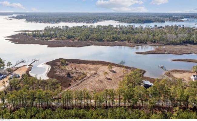 408 York Point Road, York County, VA 23696