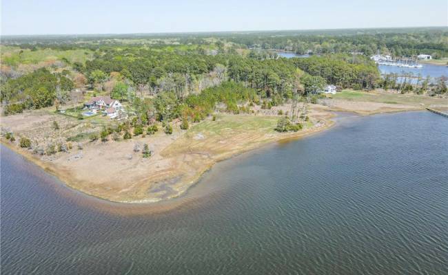 5.1+AC Creekside Lane, Mathews County, VA 23128