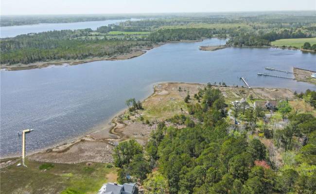 5.1+AC Creekside Lane, Mathews County, VA 23128