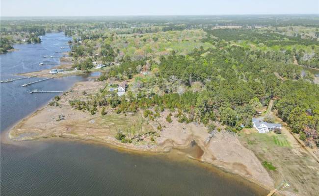 5.1+AC Creekside Lane, Mathews County, VA 23128