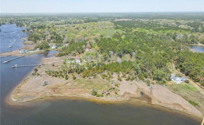 5.1+AC Creekside Lane, Mathews County, VA 23128