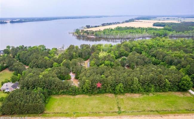 18 Suttons Landing Road, Perquimans County, NC 27944