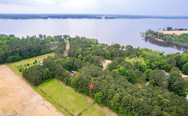 18 Suttons Landing Road, Perquimans County, NC 27944