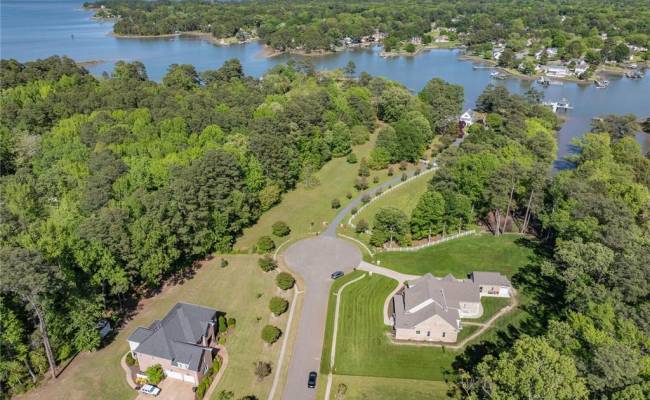 105 Ocean Breeze Drive, York County, VA 23692