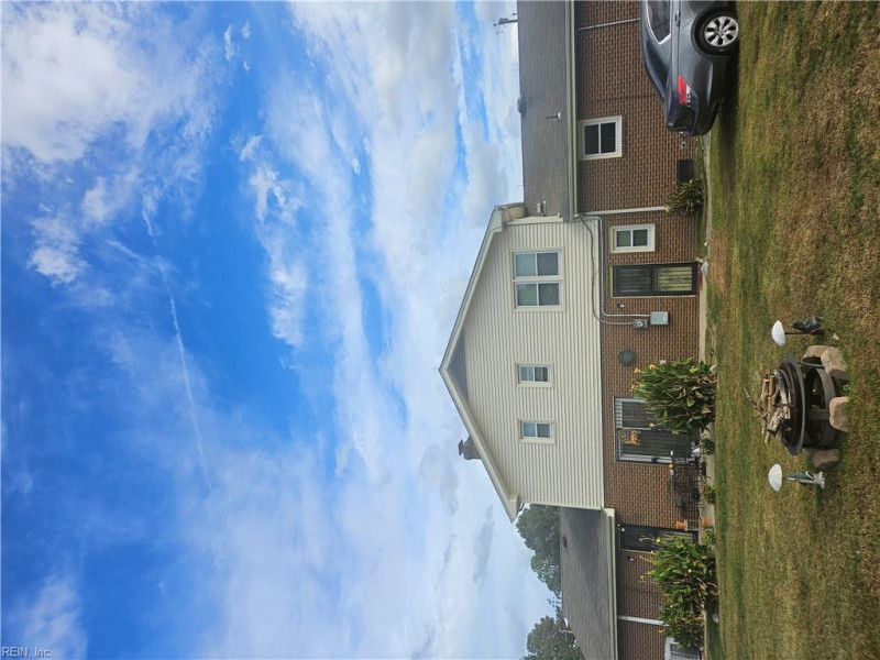 Photo 3 of 4 residential for sale in Chesapeake virginia