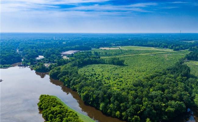 112 Ac Mill Road, Emporia, VA 23847