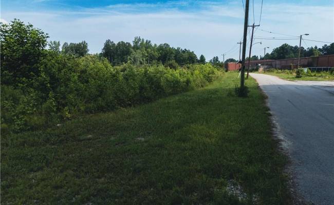 112 Ac Mill Road, Emporia, VA 23847