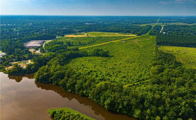 112 Ac Mill Road, Emporia, VA 23847