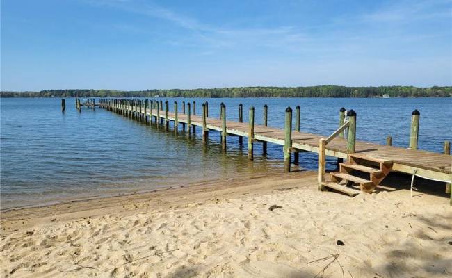 27 East West Parkway, Gloucester County, VA 23061