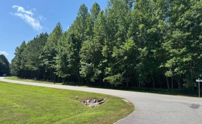 27 East West Parkway, Gloucester County, VA 23061