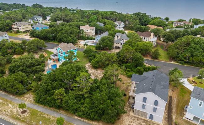 901 Seashore Crescent, Currituck County, NC 27927