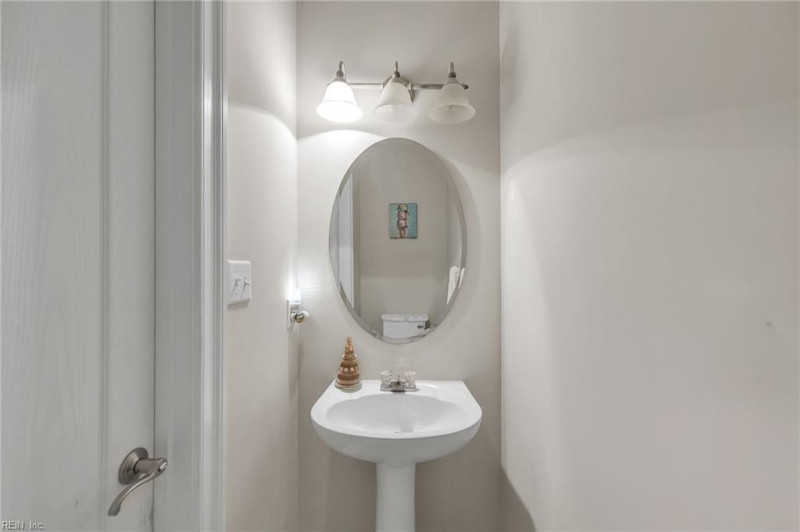 Photo 15 of 17 residential for sale in Virginia Beach virginia