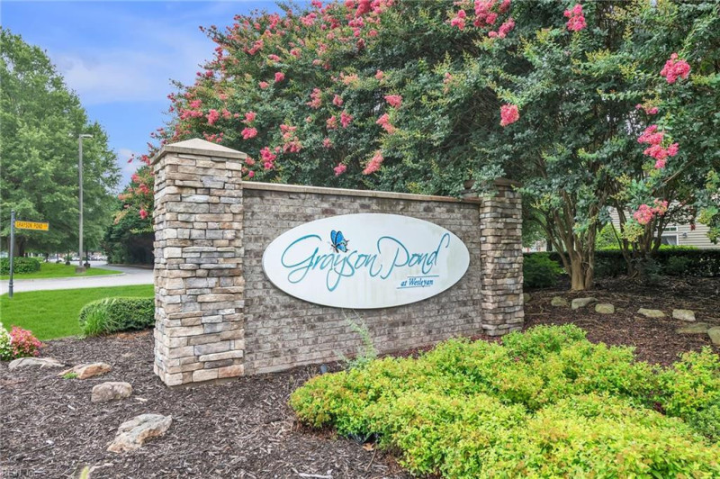 Photo 2 of 17 residential for sale in Virginia Beach virginia