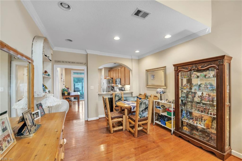 Photo 9 of 17 residential for sale in Virginia Beach virginia