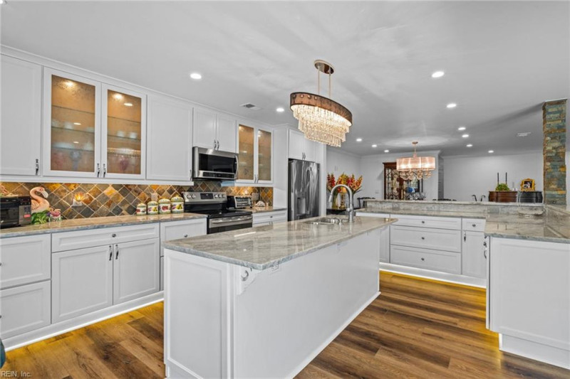 Photo 14 of 47 residential for sale in Virginia Beach virginia