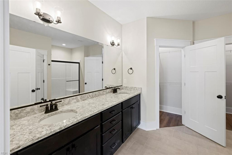 Photo 5 of 31 residential for sale in Suffolk virginia