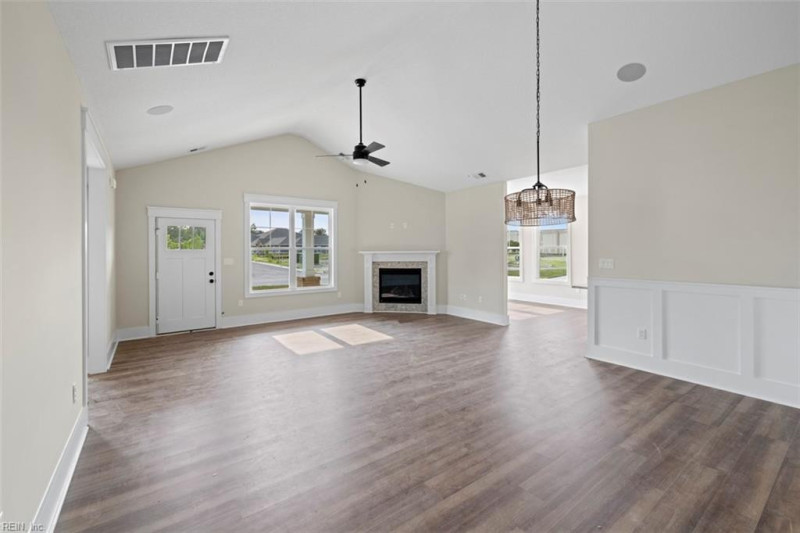 Photo 8 of 31 residential for sale in Suffolk virginia