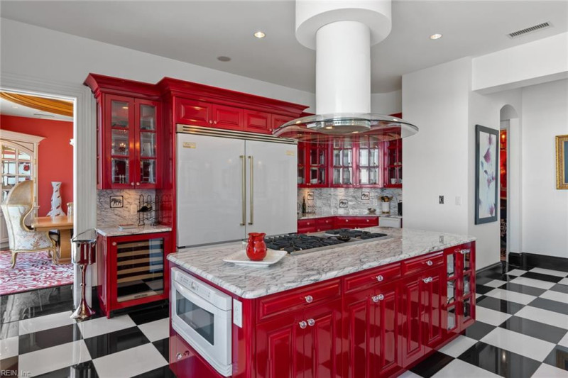 Photo 12 of 49 residential for sale in Virginia Beach virginia