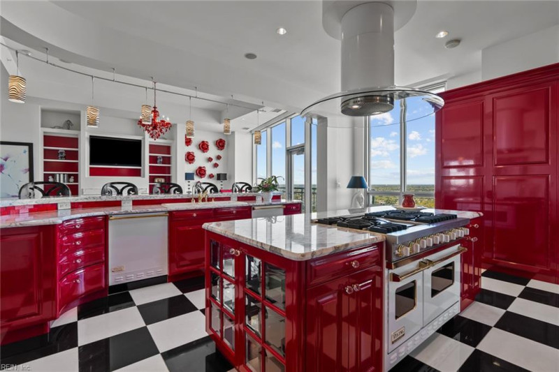 Photo 14 of 49 residential for sale in Virginia Beach virginia