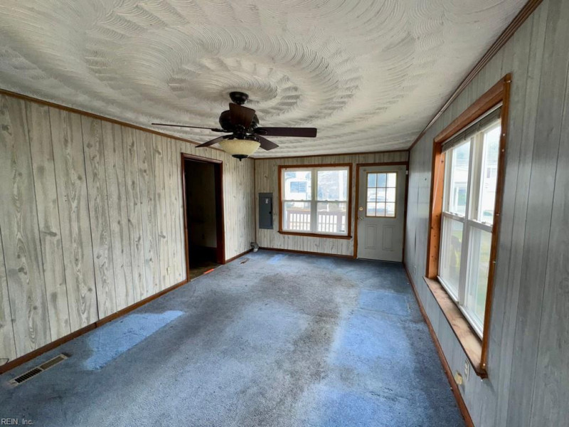Photo 11 of 24 residential for sale in Chesapeake virginia