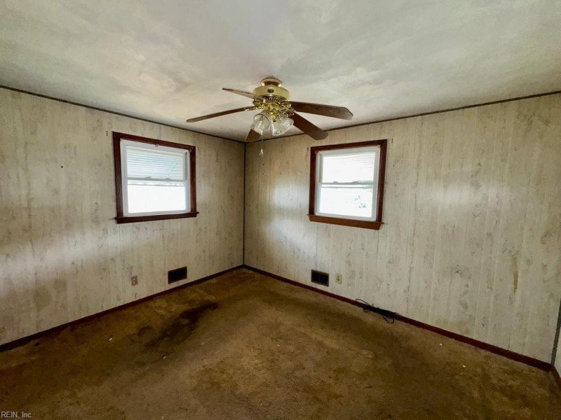 Photo 12 of 24 residential for sale in Chesapeake virginia